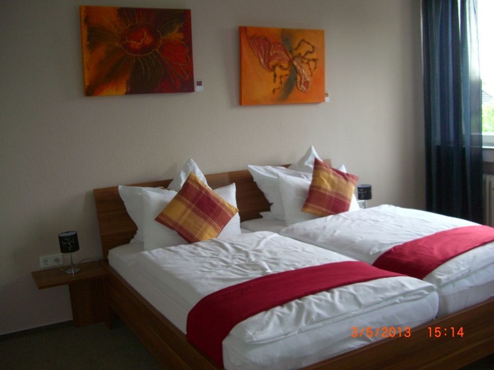 Hotel Art Inn Динслакен Екстериор снимка