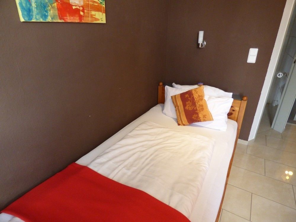 Hotel Art Inn Динслакен Екстериор снимка
