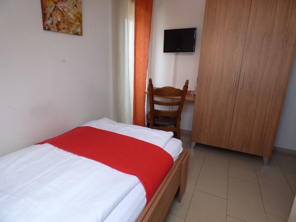 Hotel Art Inn Динслакен Екстериор снимка