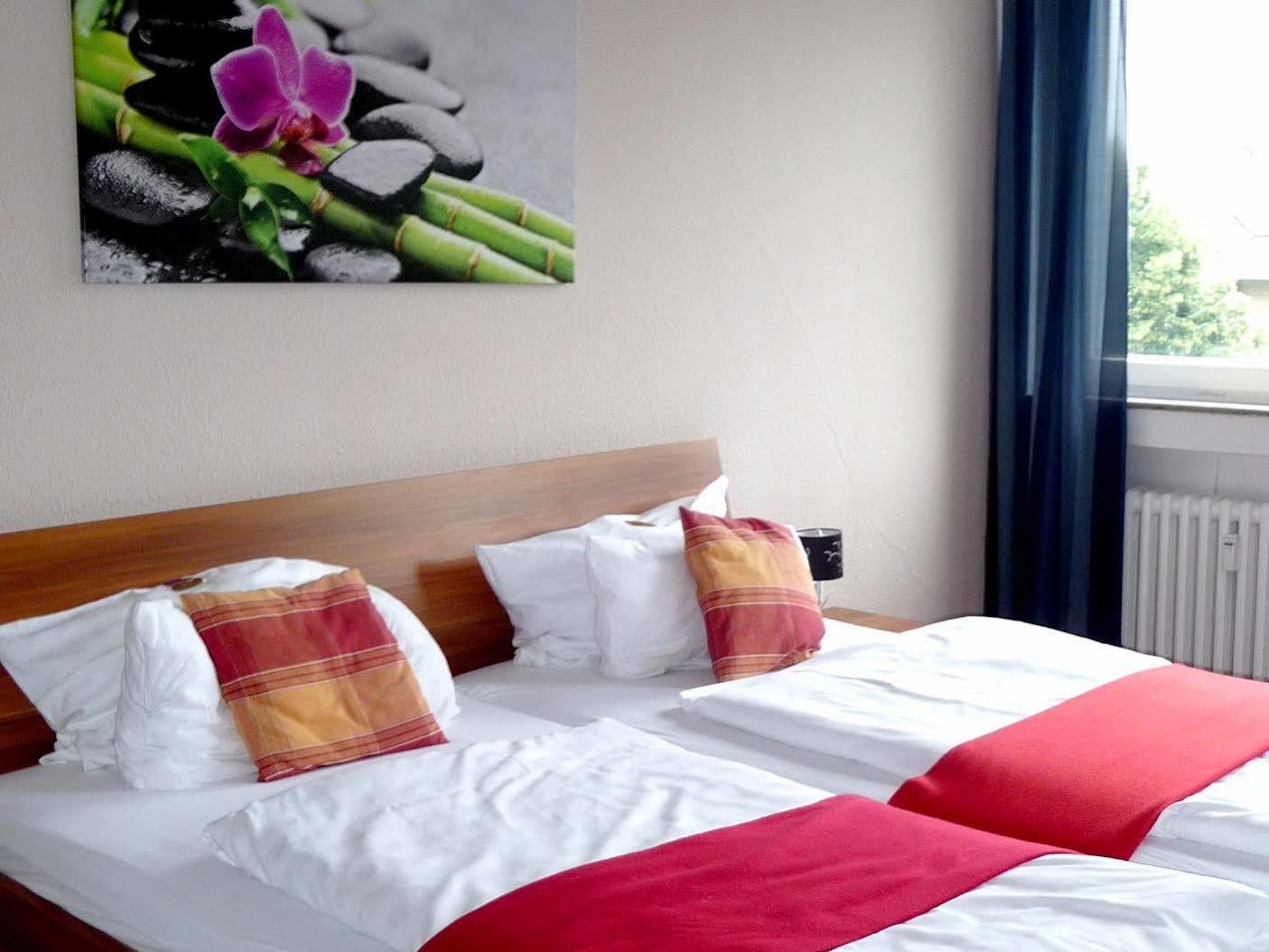 Hotel Art Inn Динслакен Екстериор снимка