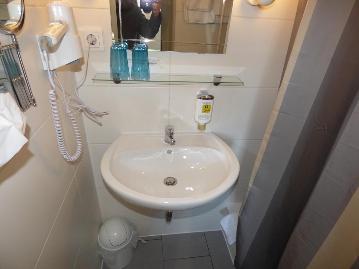 Hotel Art Inn Динслакен Екстериор снимка