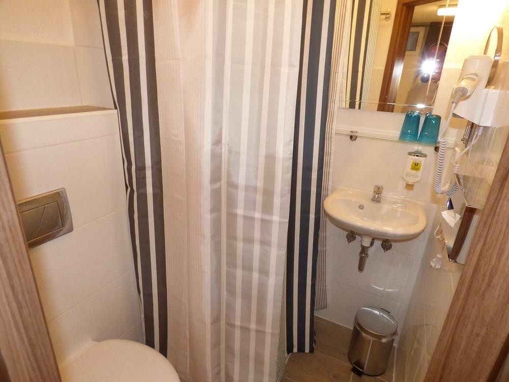 Hotel Art Inn Динслакен Екстериор снимка